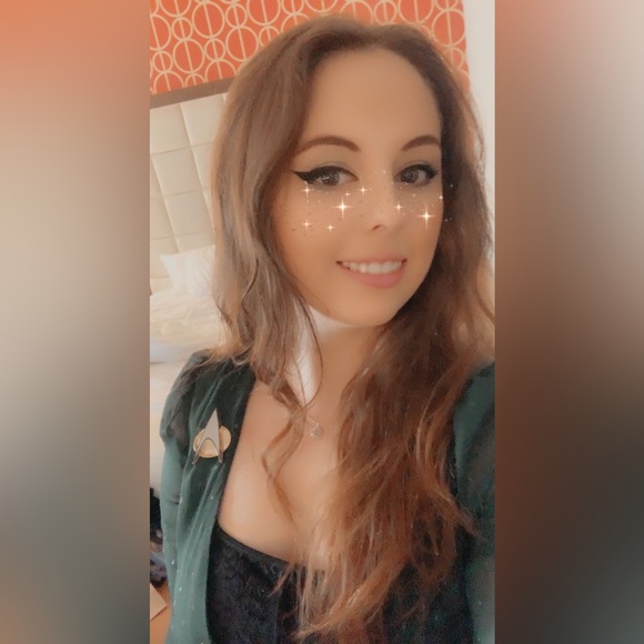 Meet your Posher, Danielle - Picture 3 of 13